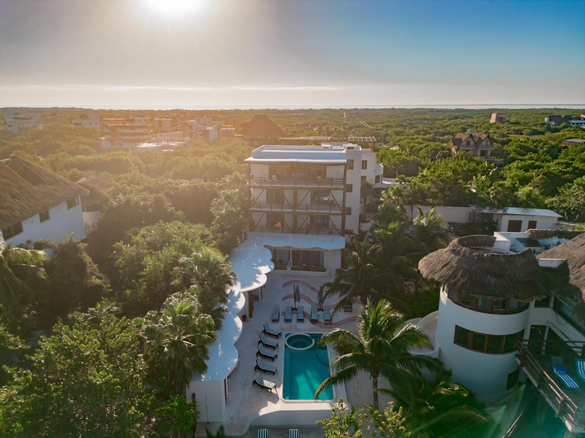 Beach Front Hotel Boutique Dk House Остров Холбокс Экстерьер фото