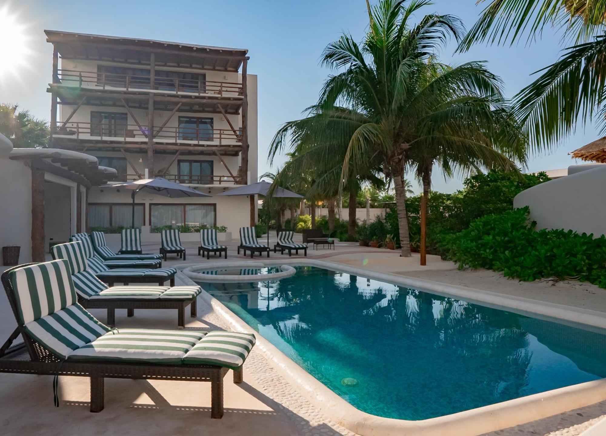 Beach Front Hotel Boutique Dk House Остров Холбокс Экстерьер фото