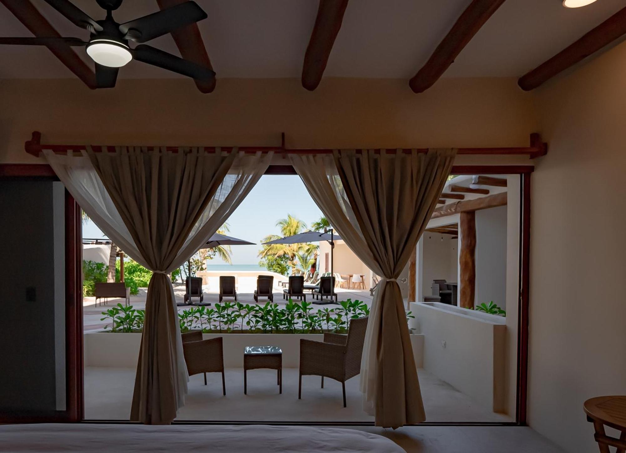 Beach Front Hotel Boutique Dk House Остров Холбокс Экстерьер фото